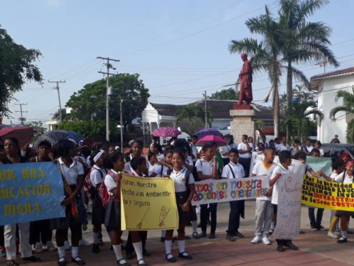 Estudiantes protestan por falta de docentes en María La Baja, Bolívar