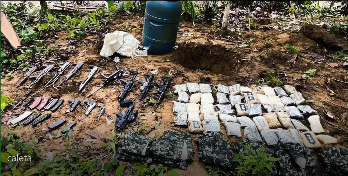 Caleta con armas y cocaína en Necoclí- foto Policía Nacional