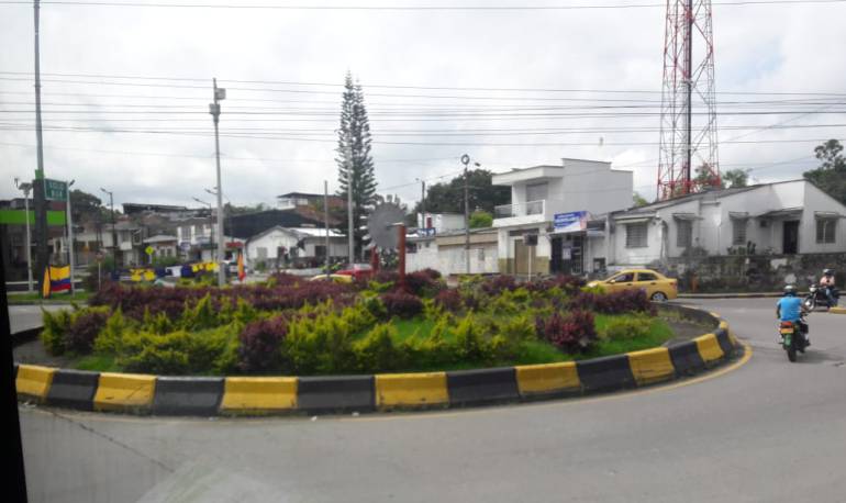 Todos los días 5:45, 6:48, 7:48 y 8:45 a.m. escuche la información local en Caracol Radio 