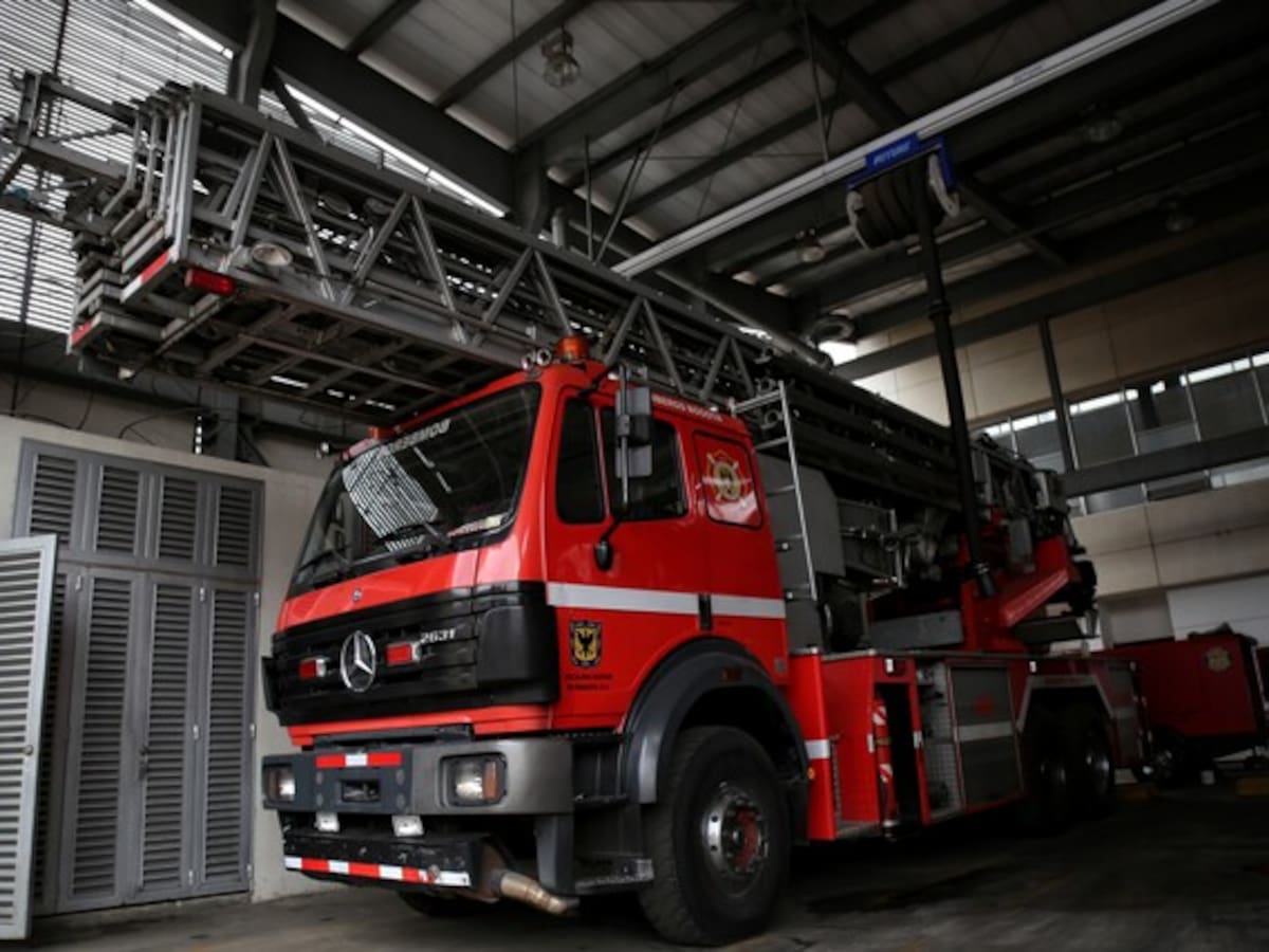 Bomberos de Bogotá responde por polémico contrato de máquinas extintoras