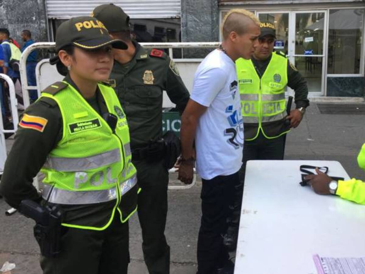 La policía se toma el centro de Cali