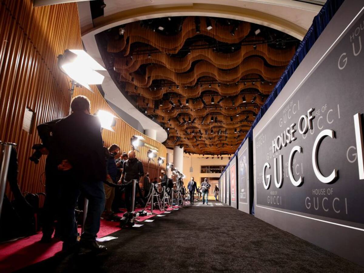 Guionista de House Of Gucci da detalles de la película y su vida en Bogotá