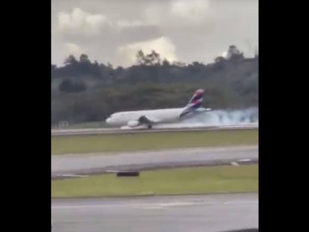 Avión aterrizó de emergencia en el aeropuerto José María Córdova