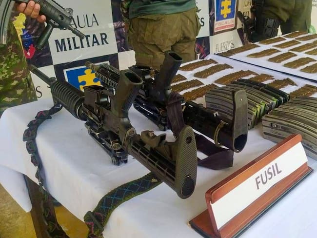 Se incautaron 2 fusiles, 15 proveedores, abundante munición. Foto Ejercito Caquetá.