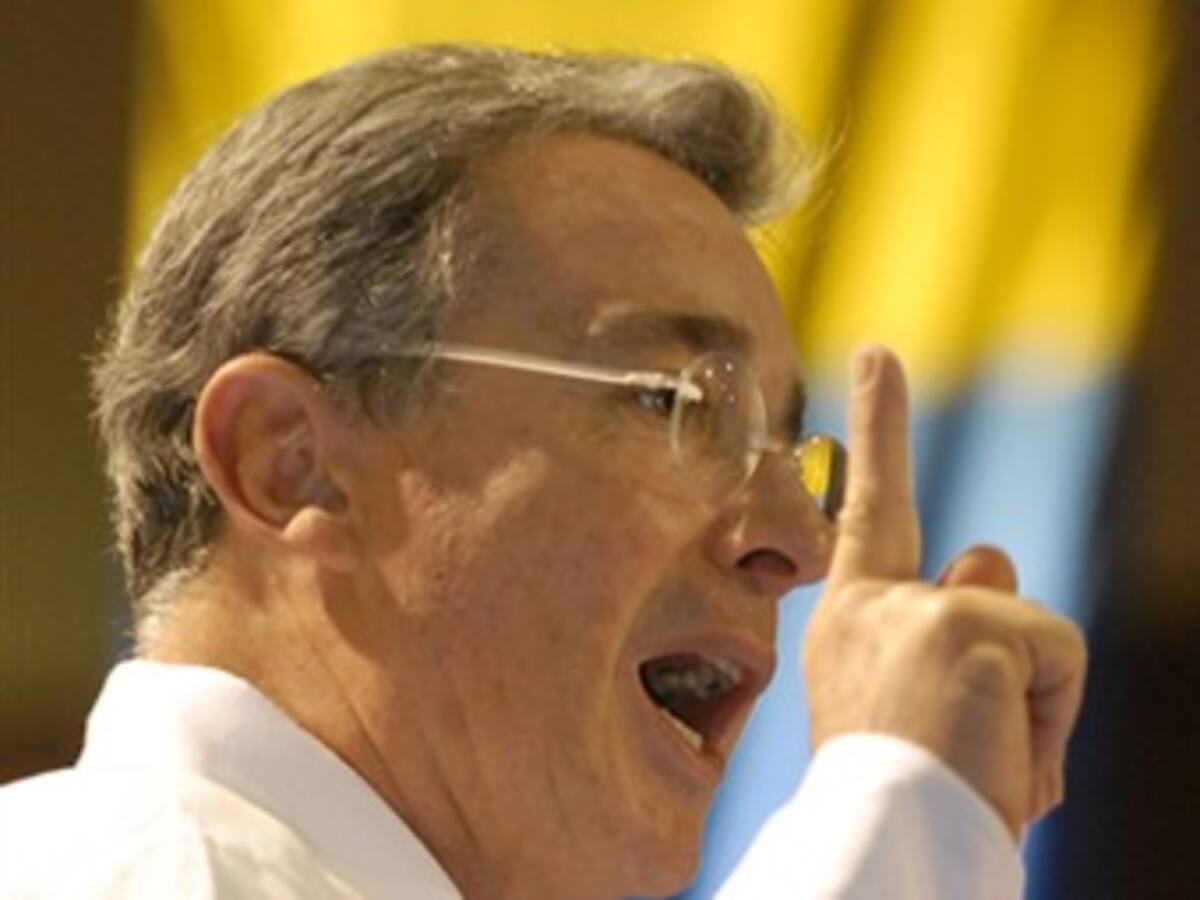 El presidente Uribe dijo que no había pensado extraditar a alias 'El Alemán'