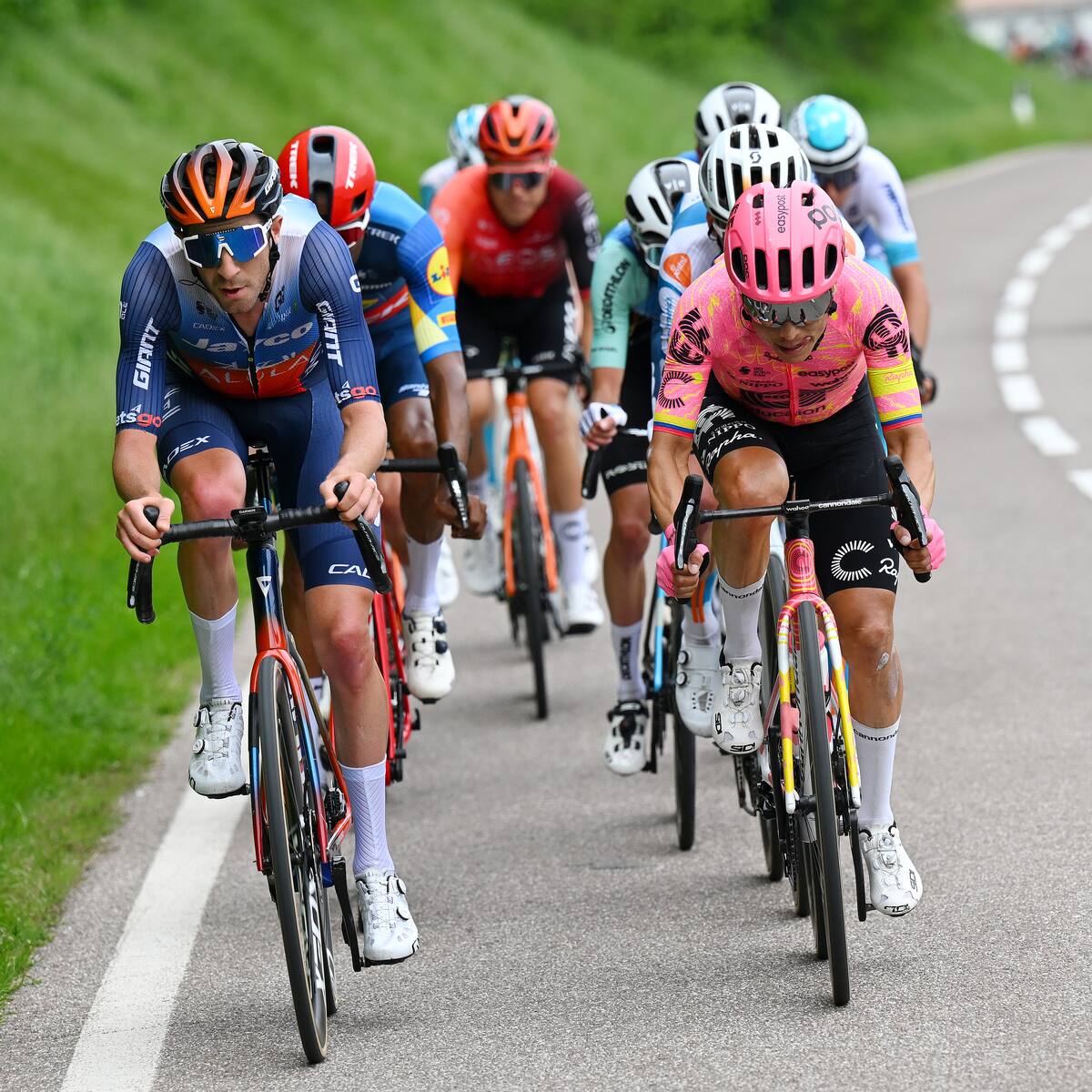 Esteban Chaves, protagonista de la primera etapa del Tour de los Alpes 2024