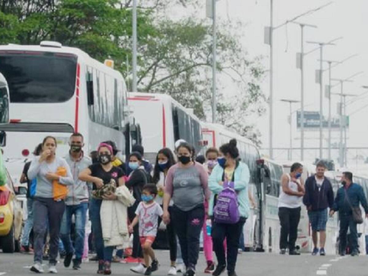 Investigan empresas de transporte por tránsito irregular de venezolanos