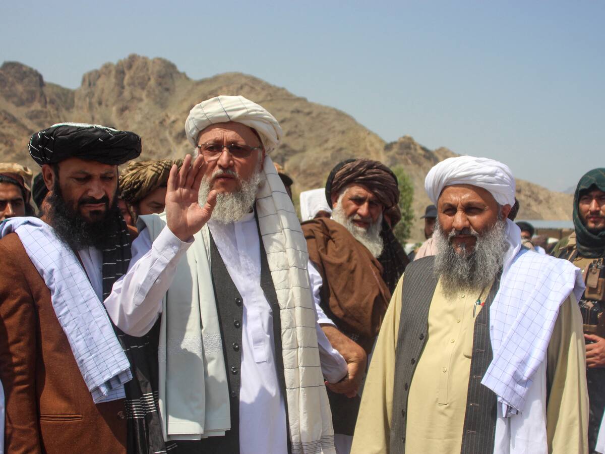 Afganistán: la CPI emite orden de captura a dos líderes talibanes