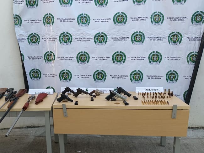 La Policía captura a dos hombres con varias armas de fuego y municiones en Sincé