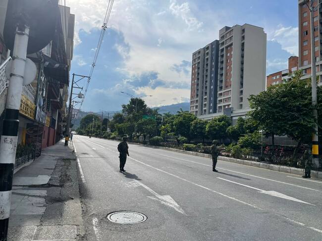 Verifican posible instalación de explosivos en la Cuarta Brigada en Medellin.