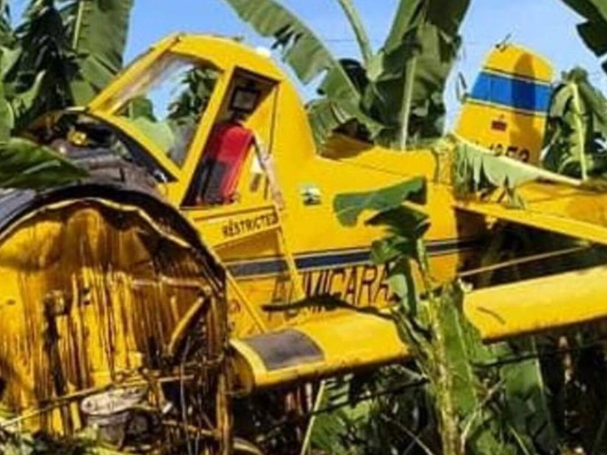 Accidente de avioneta de fumigación en Zona Bananera deja herido a piloto