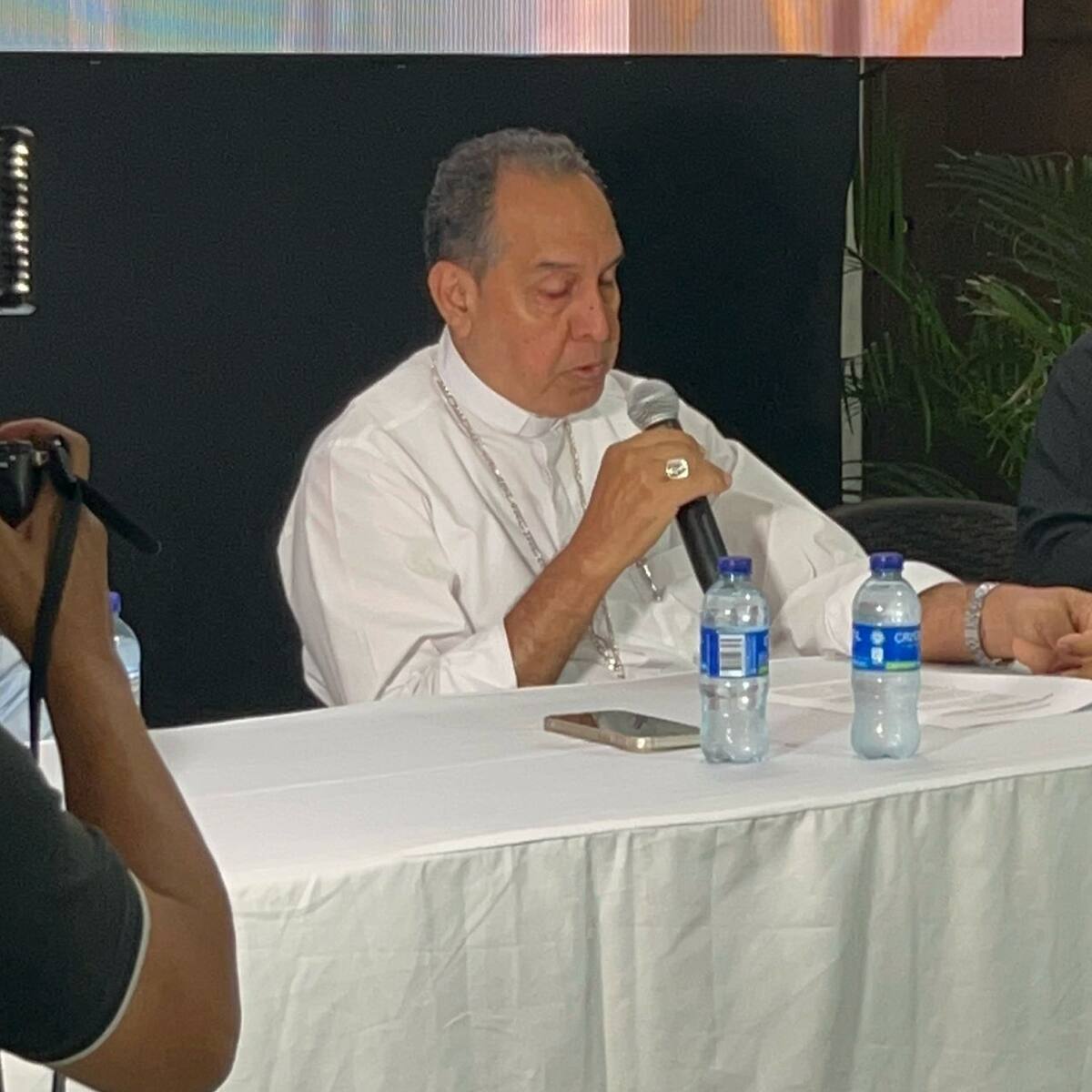 Arzobispo Pablo Salas advierte sobre falsos servicios católicos en Barranquilla