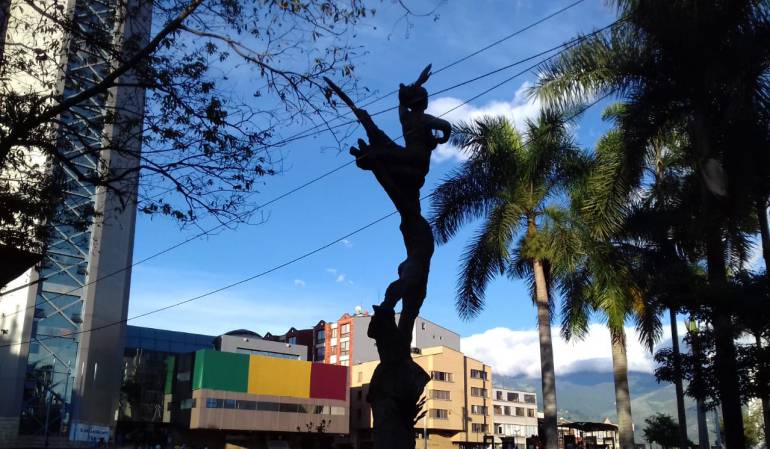 De lunes a viernes escuche 1150AM Las noticias de la región 