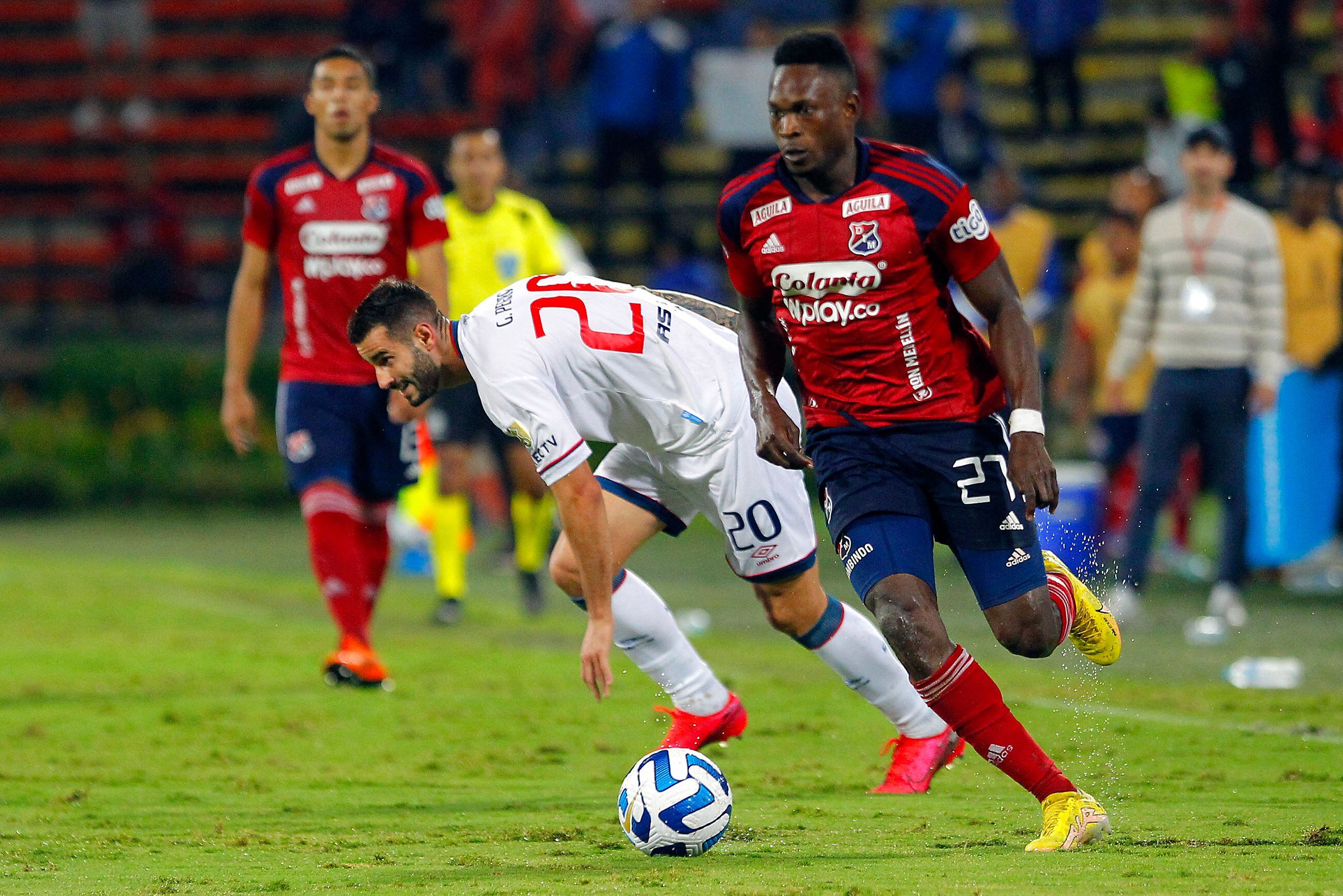 Diber Cambindo, delantero colombiano. (Photo by FREDDY BUILES/AFP via Getty Images)