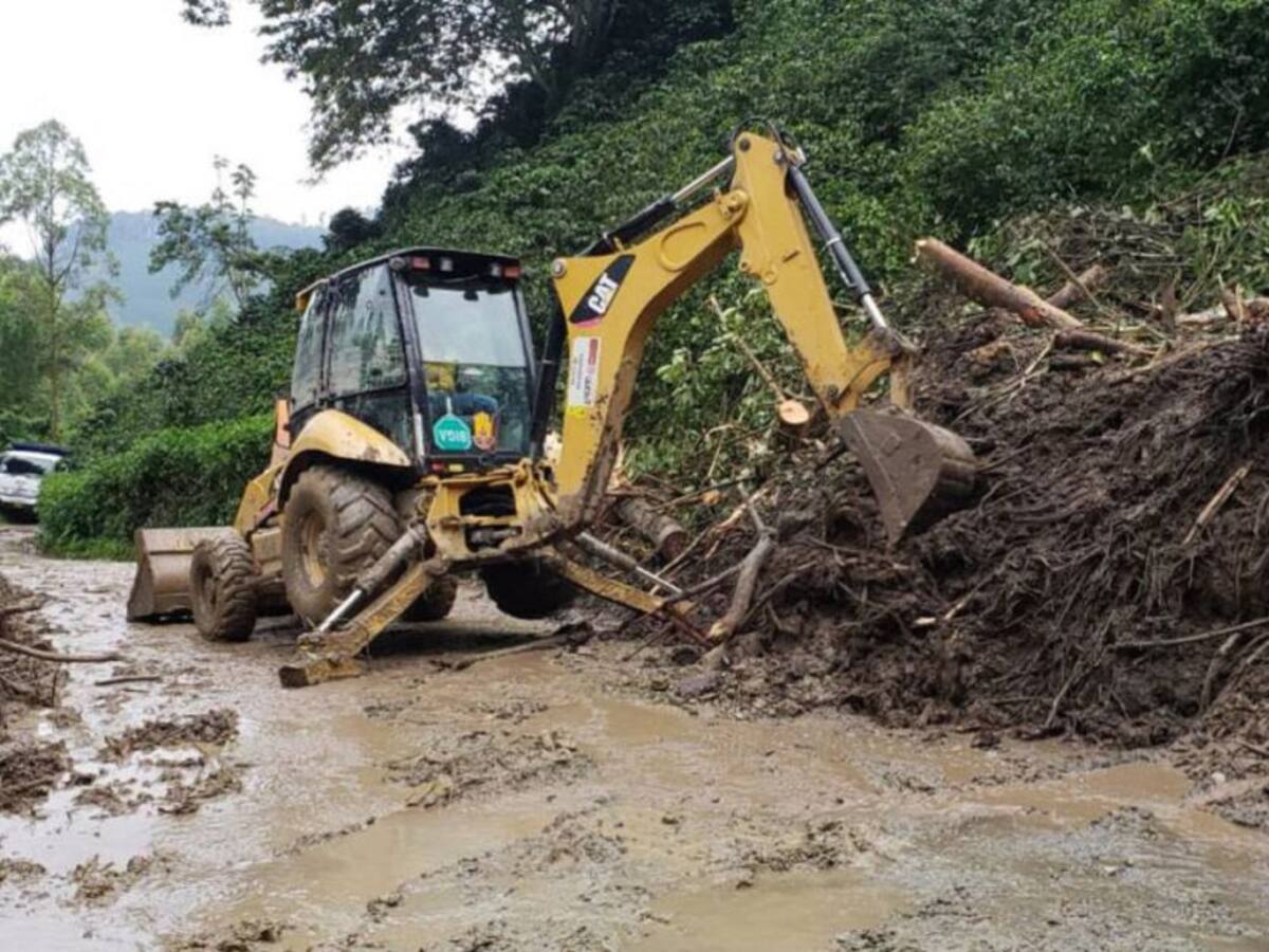 Quindío cuenta con 12 máquinas para atender las emergencias por lluvias