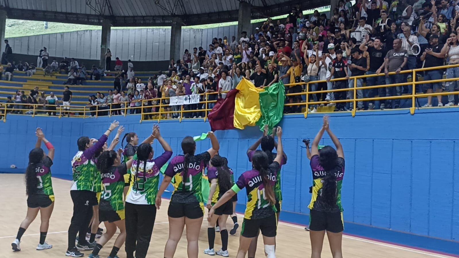 La gran asistencia de público a los escenarios deportivos, una de las notas destacadas en los Juegos Nacionales en Armenia. Foto Adrián Trejos