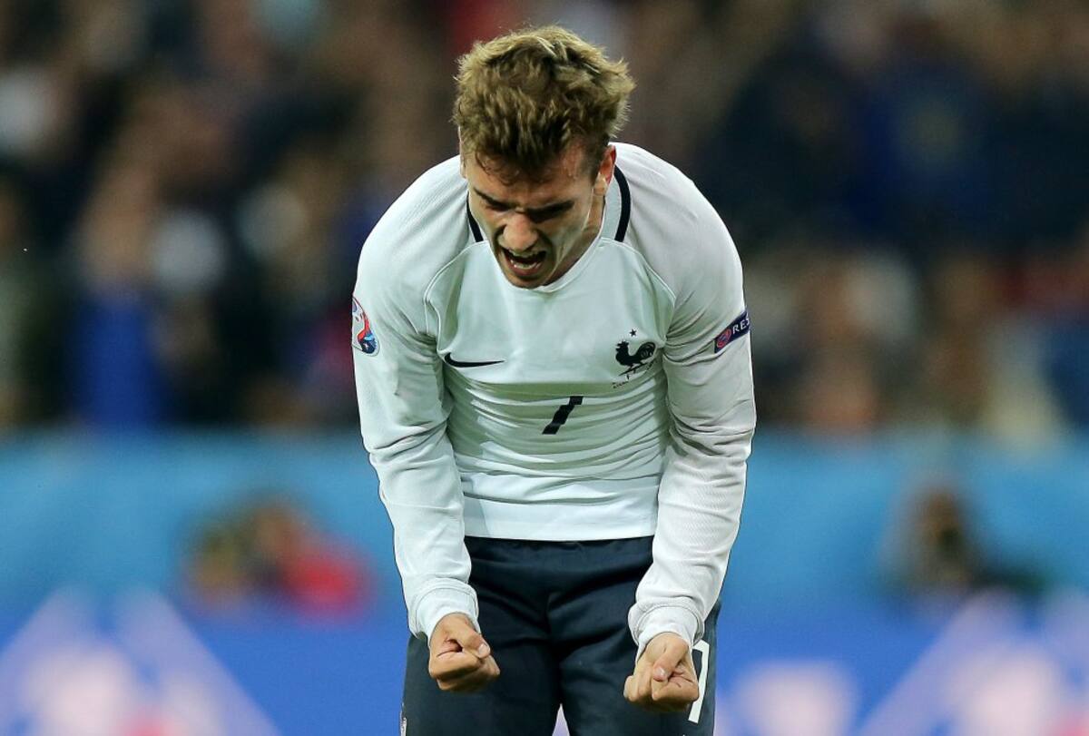 Griezmann lamentando una oportunidad desperdiciada