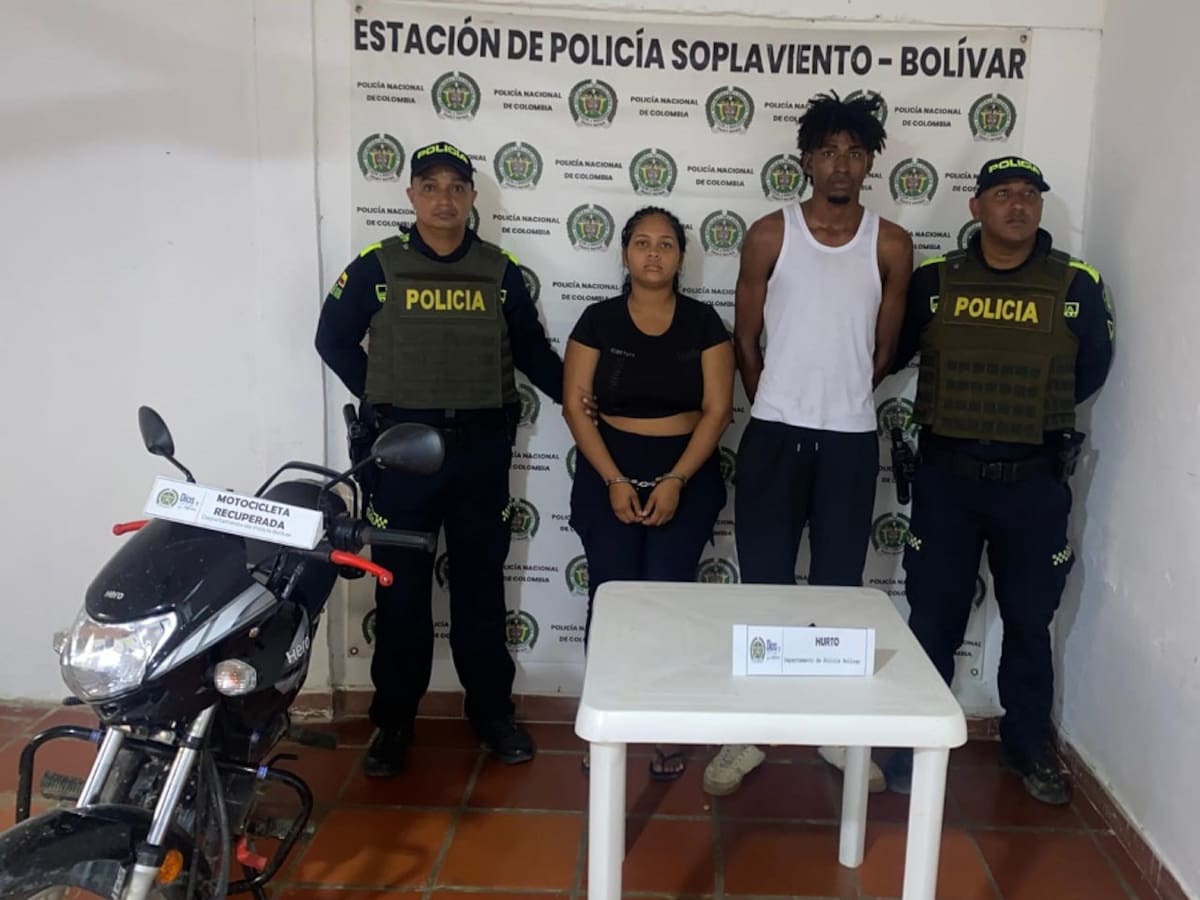 Le robó la moto a mototaxista y Policía lo capturó con su novia de parrillera en Bolívar