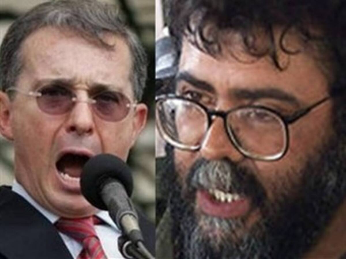 'Ofensiva total' contra el jefe máximo de las Farc ordenó a las FFMM el presidente Uribe