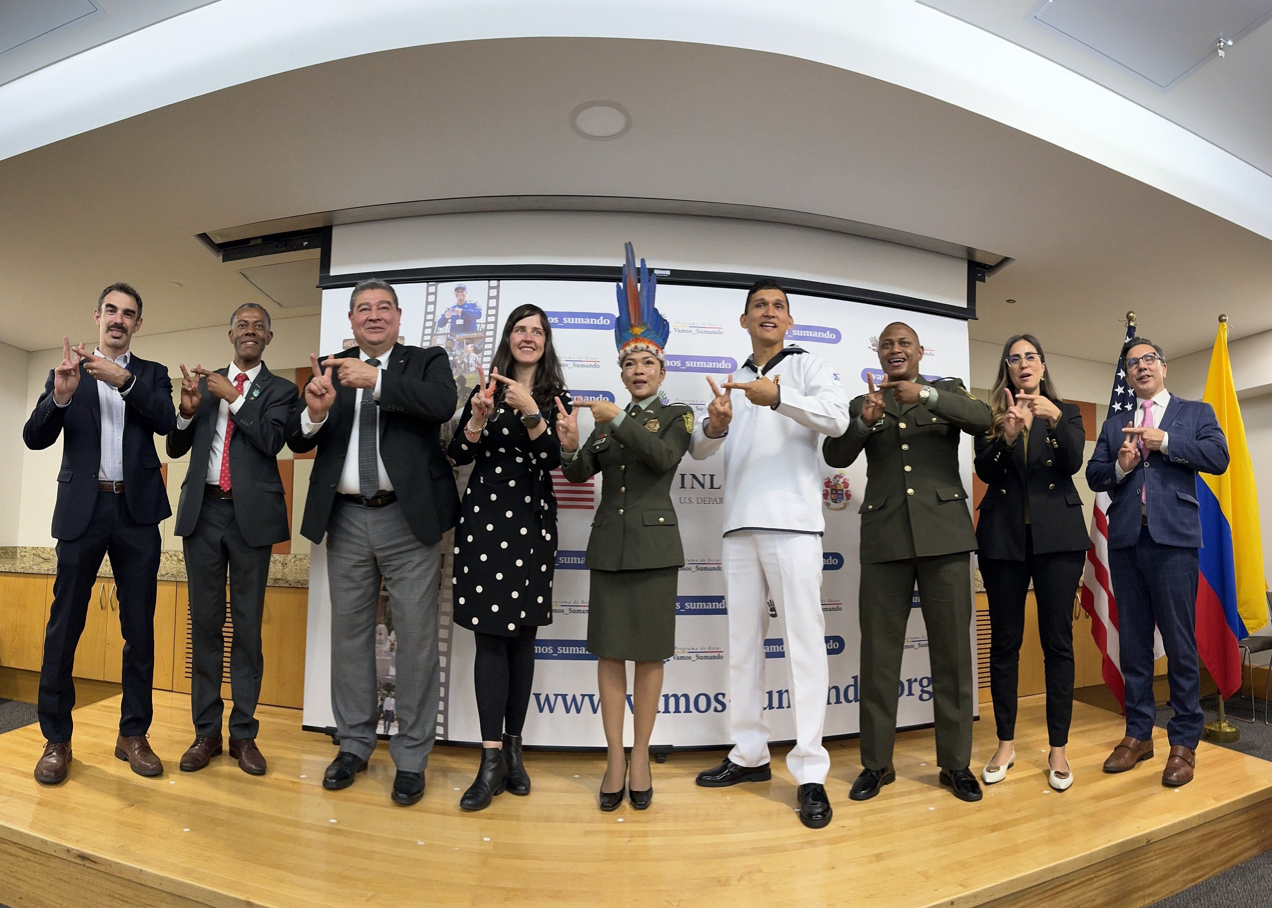El programa ha otorgado 11.280 becas a jóvenes afrocolombianos, indígenas y mestizos rurales. (Foto : Vamos_Sumando)