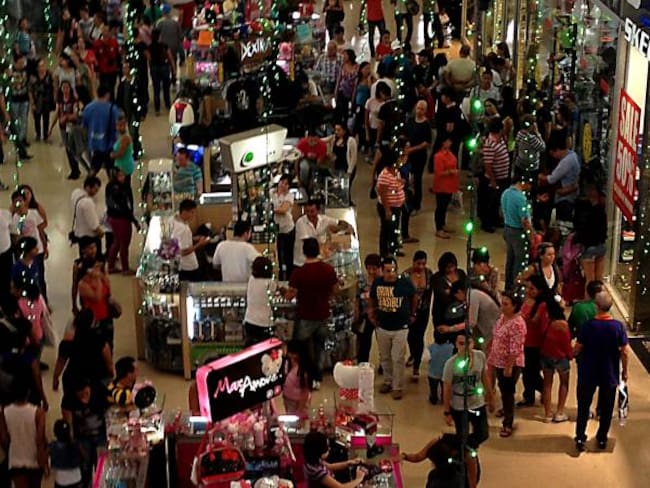 El 61% de los colombianos gastan más de 300.000 pesos en compras navideñas