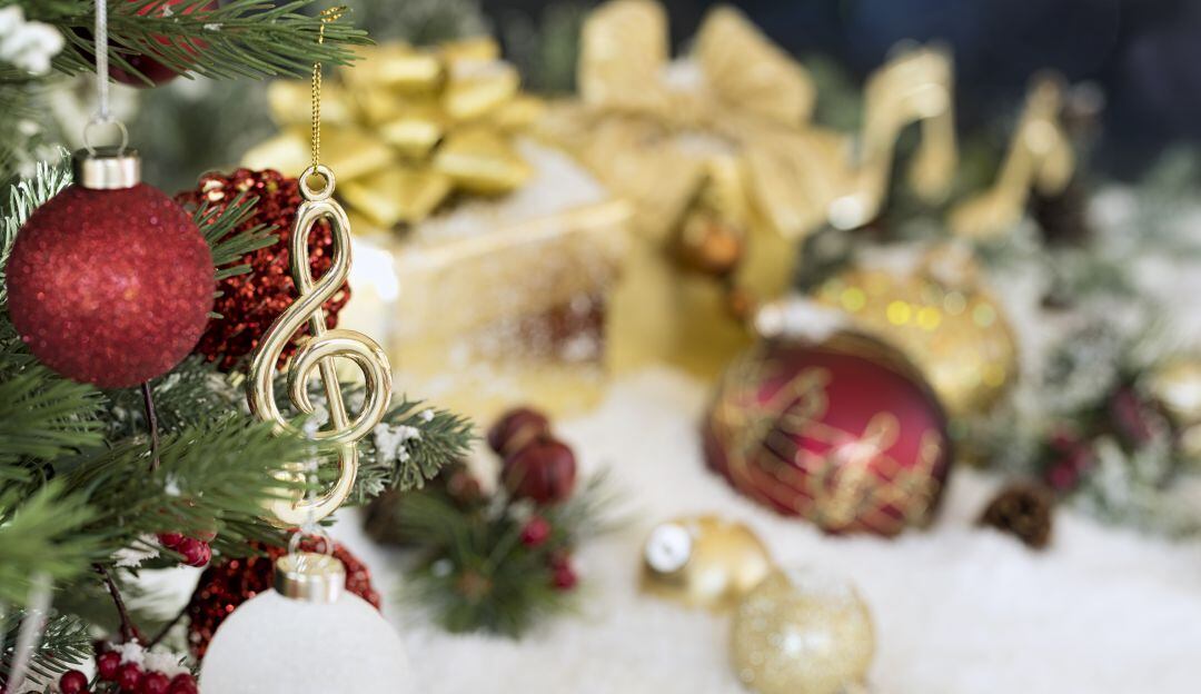 Estas son las canciones que no puede dejar de escuchar en fin de año