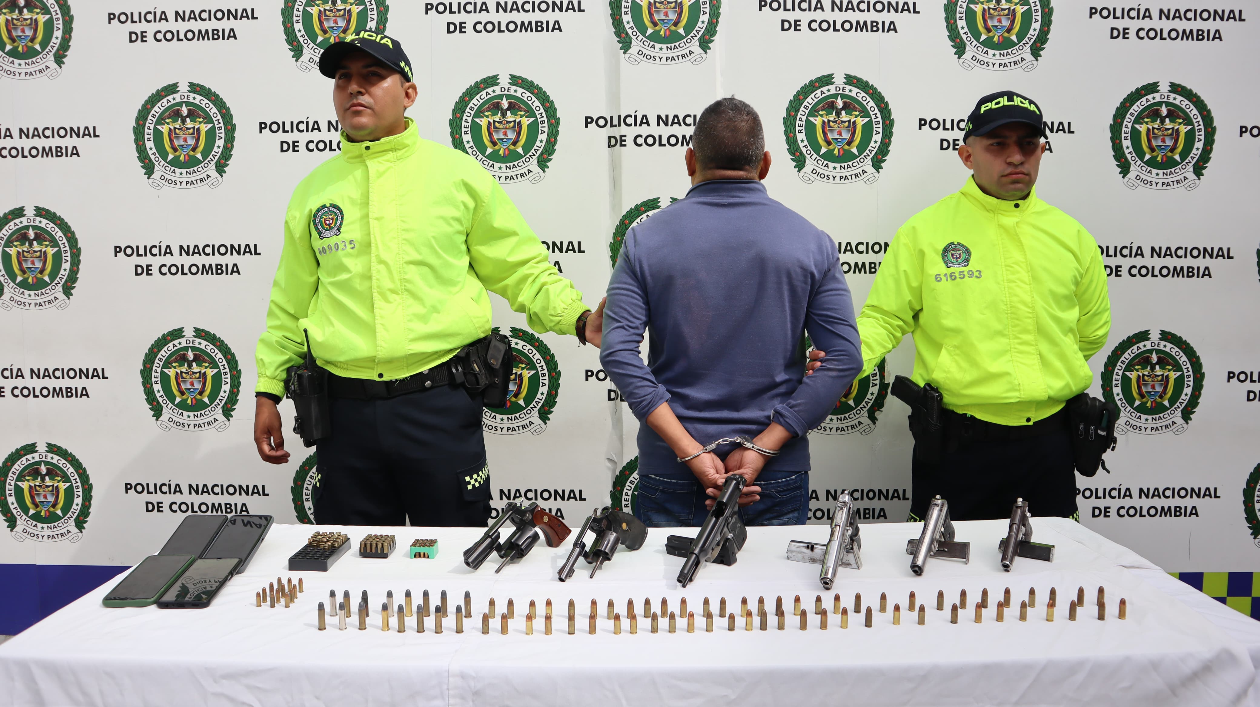 Capturado alias ‘Jaco’ en Cali: almacenaba arsenal para entregarlo a disidencias Farc