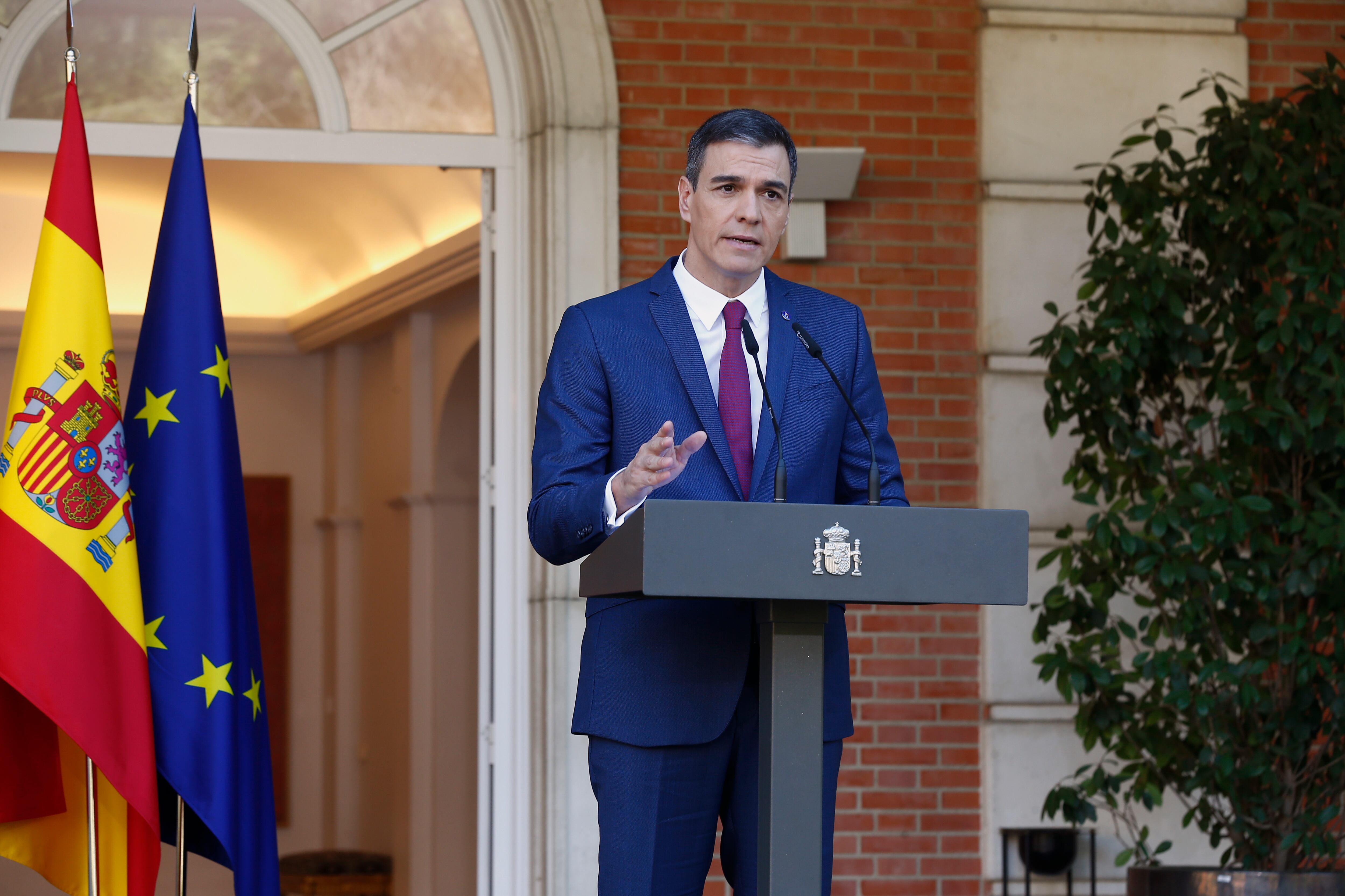 MADRID, 20/11/2023.- El presidente del Gobierno, Pedro Sánchez, durante su comparecencia sin preguntas en el Palacio de la Moncloa para comunicar oficialmente la composición del nuevo Gabinete, con 22 carteras, cinco de las cuales corresponden a Sumar. EFE/ José Manuel Álvarez SOLO USO EDITORIAL/SOLO DISPONIBLE PARA ILUSTRAR LA NOTICIA QUE ACOMPAÑA (CRÉDITO OBLIGATORIO)