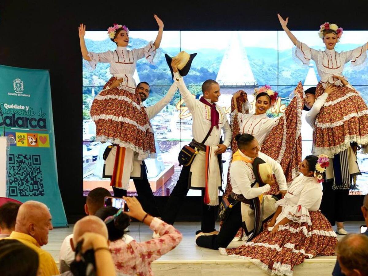 Fin de semana de Fiesta Nacional del Café en Calarcá, Quindío, Reinado del Café, Yipao y conciertos