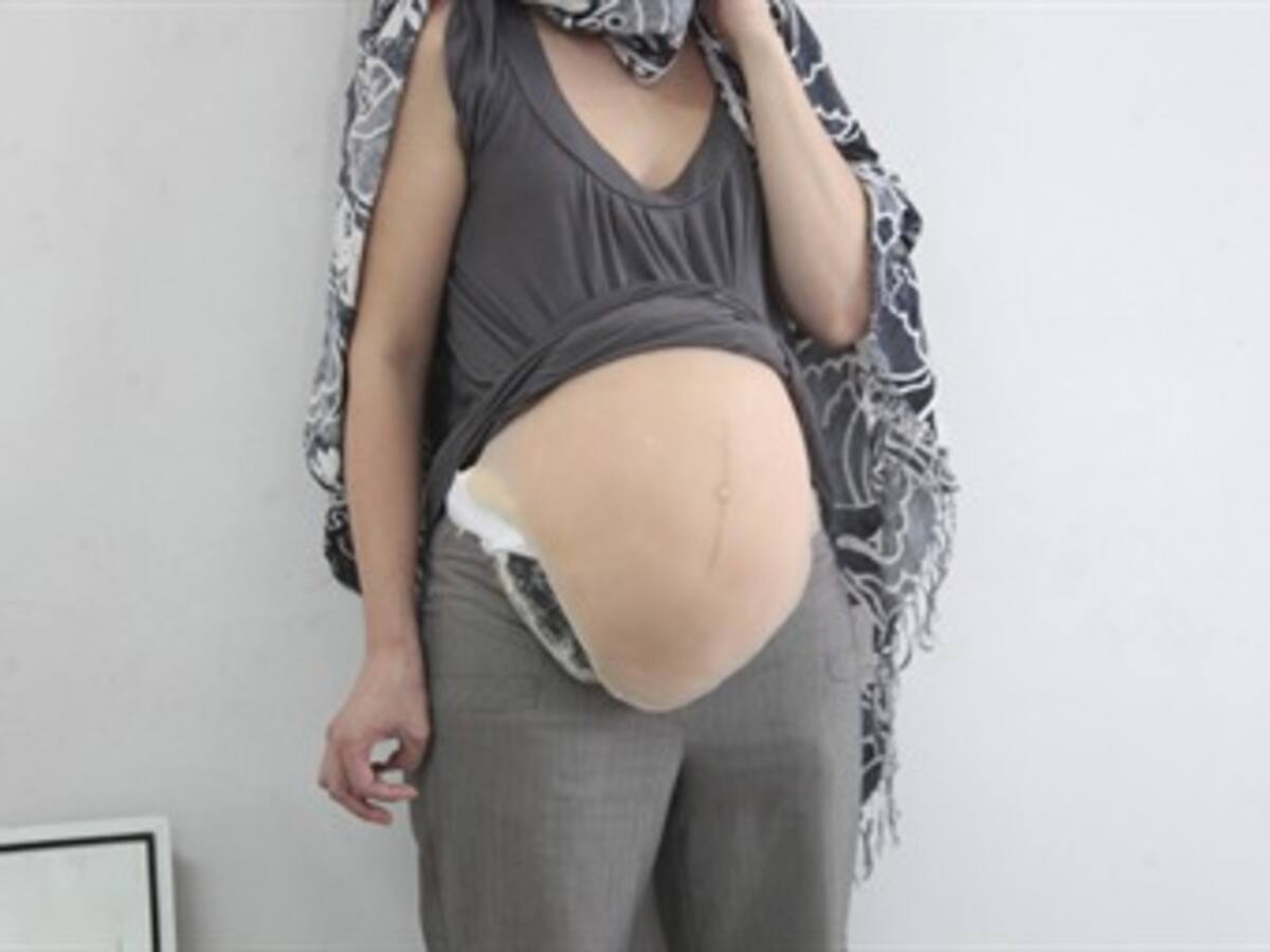 Capturada canadiense que ocultaba cocaína en falsa barriga de latex