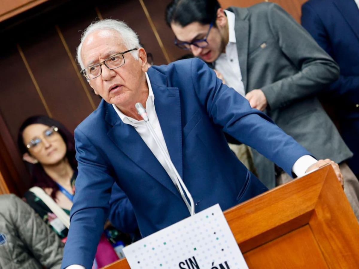 MinSalud asegura que crisis del sistema “no es nueva” y anuncia mejoras en hospitales pública