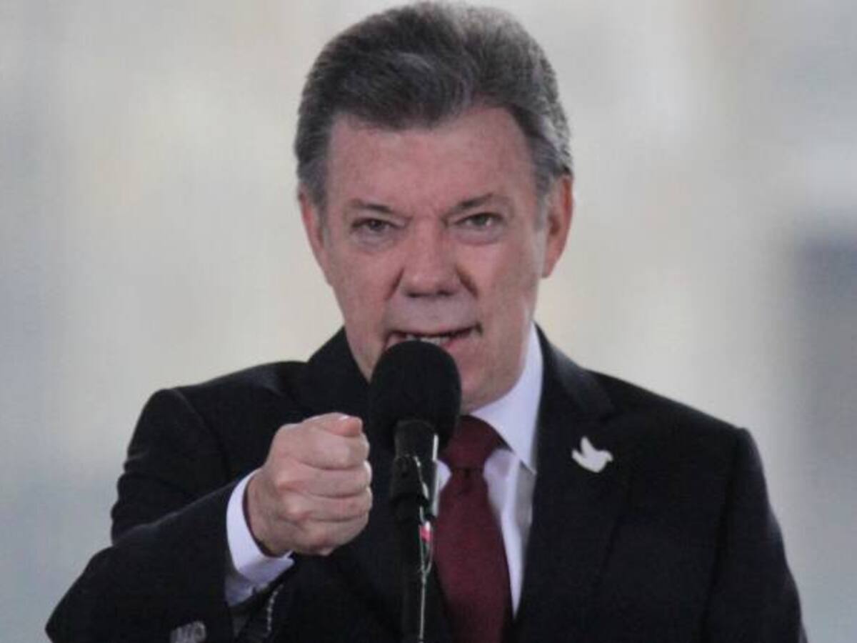 Presidente responde sobre supuesto debilitamiento de las FF.MM.