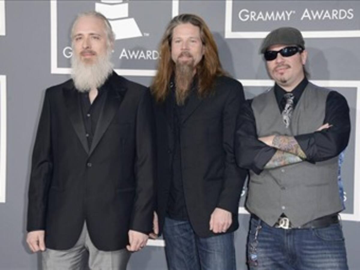 Por "blasfemo" prohíben concierto de una banda de heavy metal