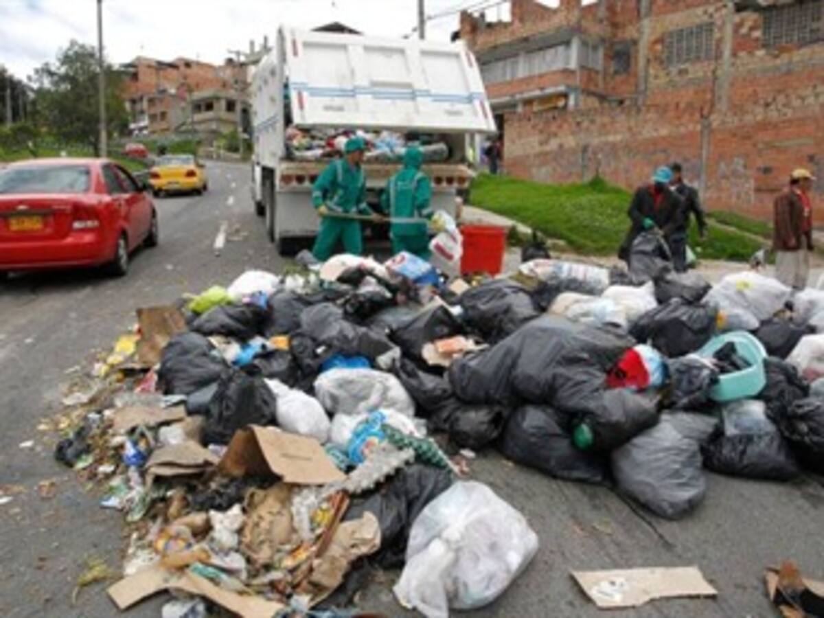Bogotá acosada por las basuras