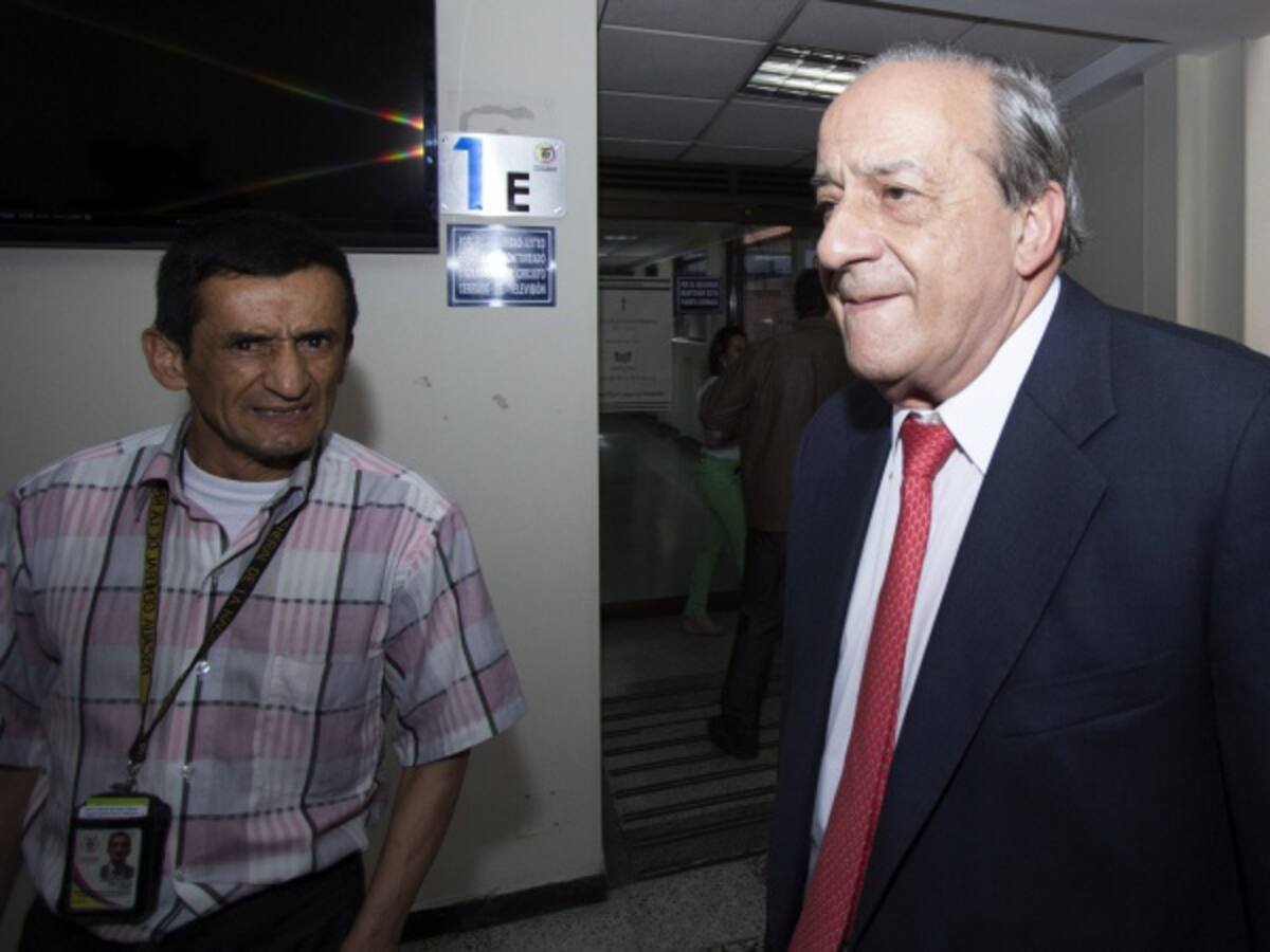 Niegan detención domiciliaria a Víctor Pacheco en proceso por Fidupetrol