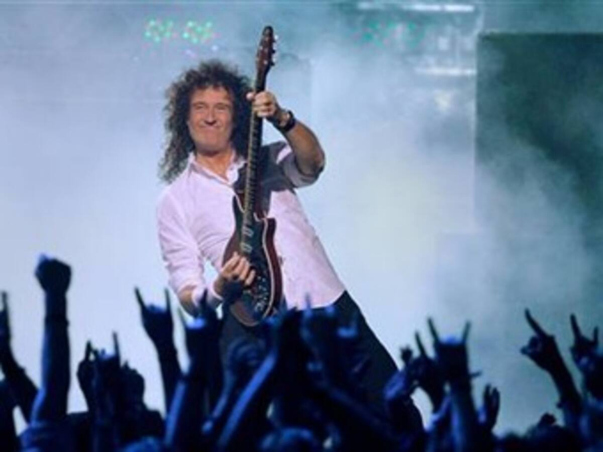 Sale a la venta en Londres una guitarra firmada por estrellas del rock