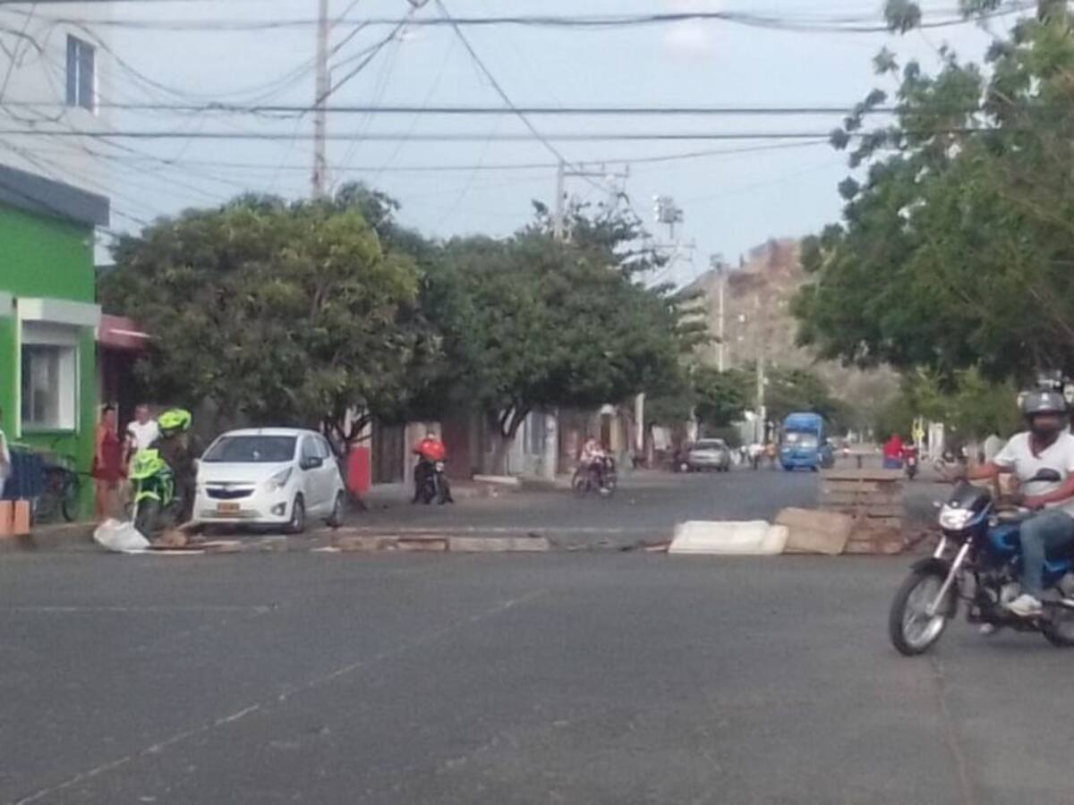 En Santa Marta bloquean vías por desabastecimiento de agua