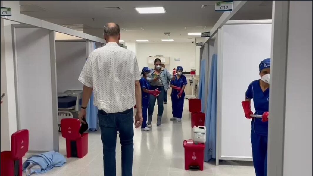 Limpieza por inhalación de gases en el Hospital San Juan de Dios de Rionegro. Foto: cortesía.