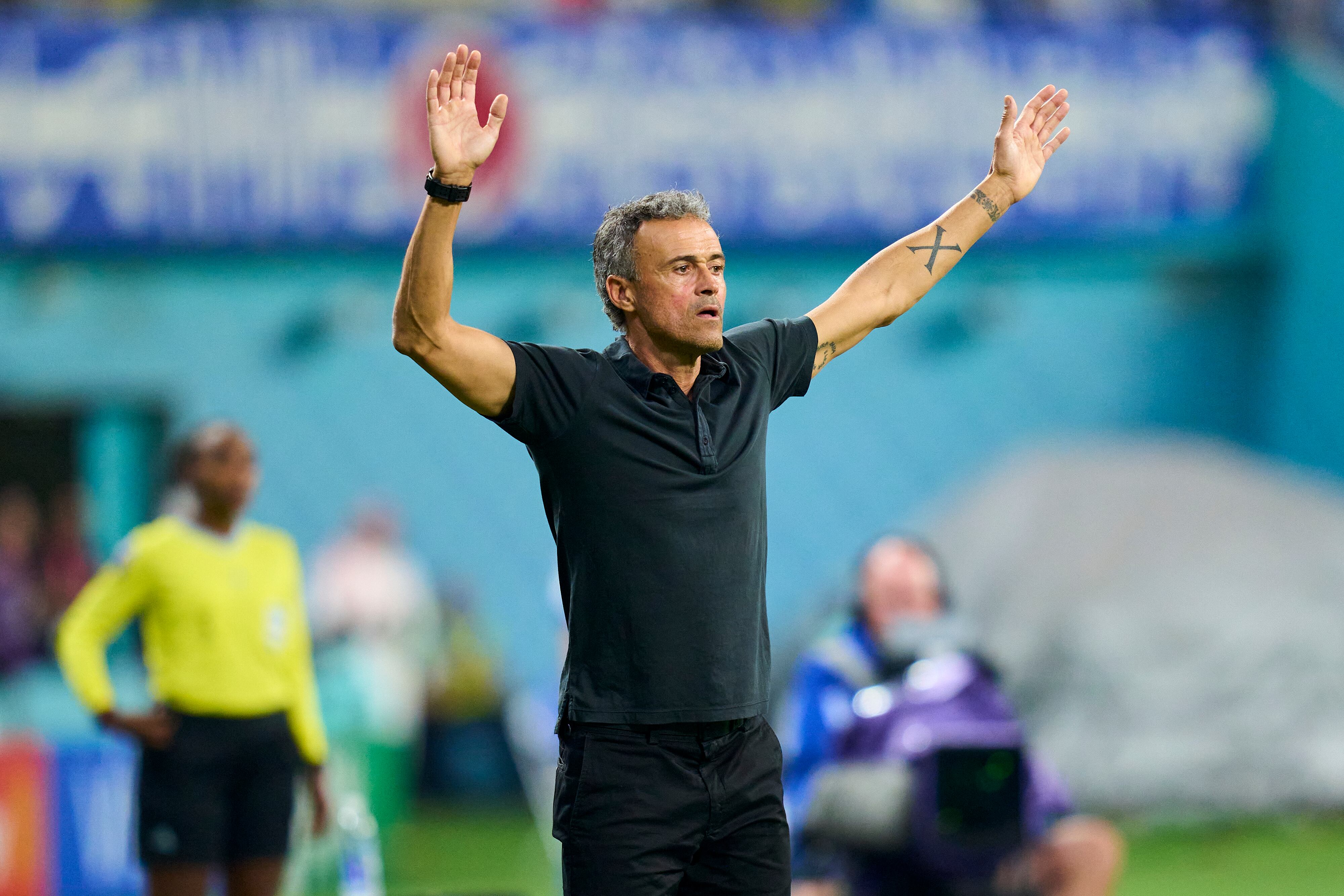 DOHA, QATAR - DECEMBER 01: Luis Enrique, head coach of Spain reacts during the FIFA World Cup Qatar 2022 Group E match between Japan and Spain at Khalifa International Stadium on December 01, 2022 in Doha, Qatar. (Photo by Juan Luis Diaz/Quality Sport Images/Getty Images)