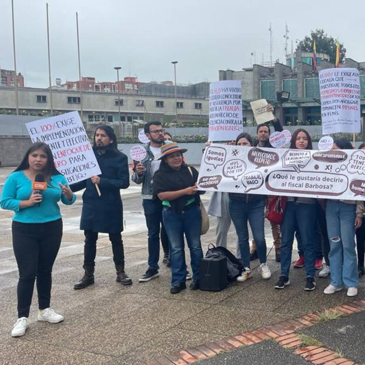 Plantón en la Fiscalía exige resultados en casos de discriminación LGBTI en Bogotá