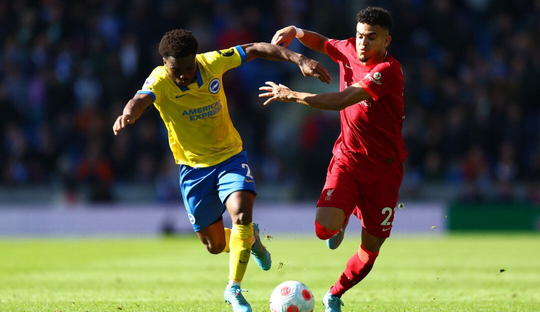 Luis Díaz jugando ante el Brighton.