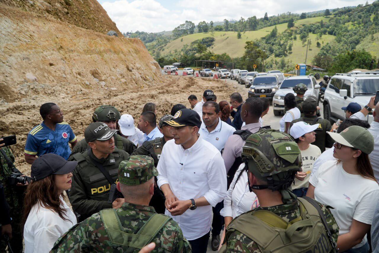 El gobienro departamental llegó al sitió donde se registró el ataque. Crédito: Gobernación del Cauca.
