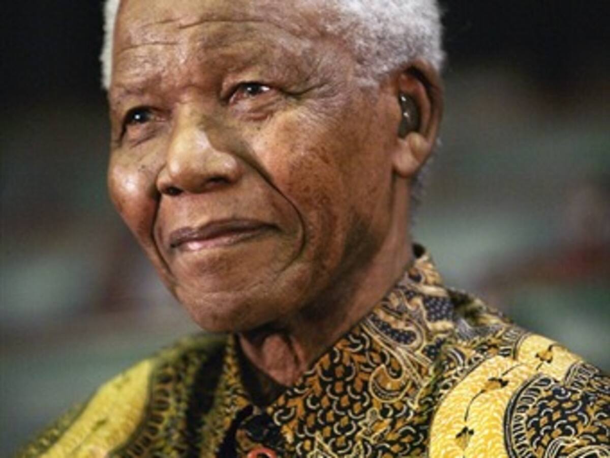 Sigue hospitalizado Nelson Mandela por recaída pulmonar