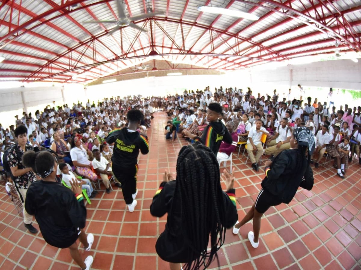 Despliegue de cultura y folclor en toma corregimental en Cartagena