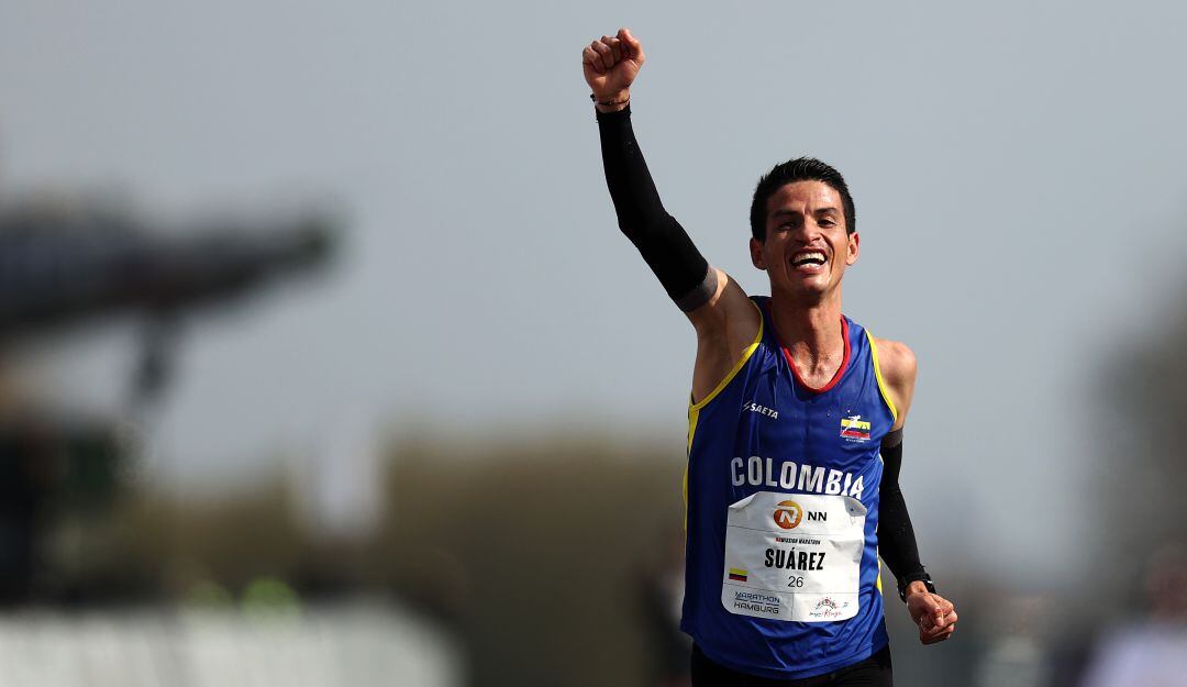 Jeisson Suárez festeja con el puño cerrado la marca que lo catapulta a Tokio.