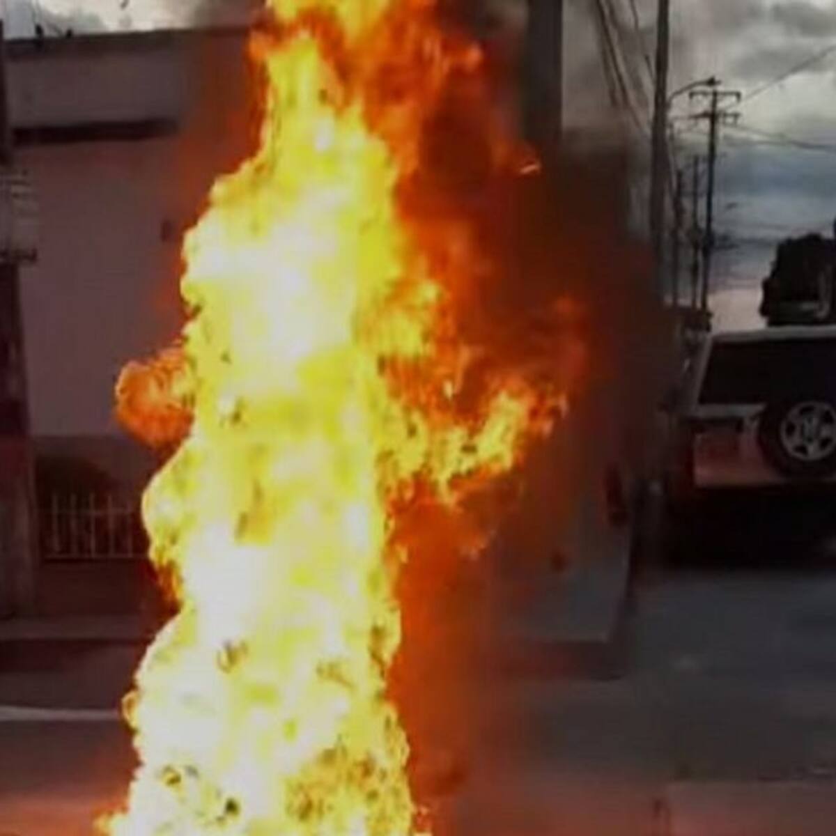 Hombre prendió fuego a su moto para evitar operativo en La Tebaida