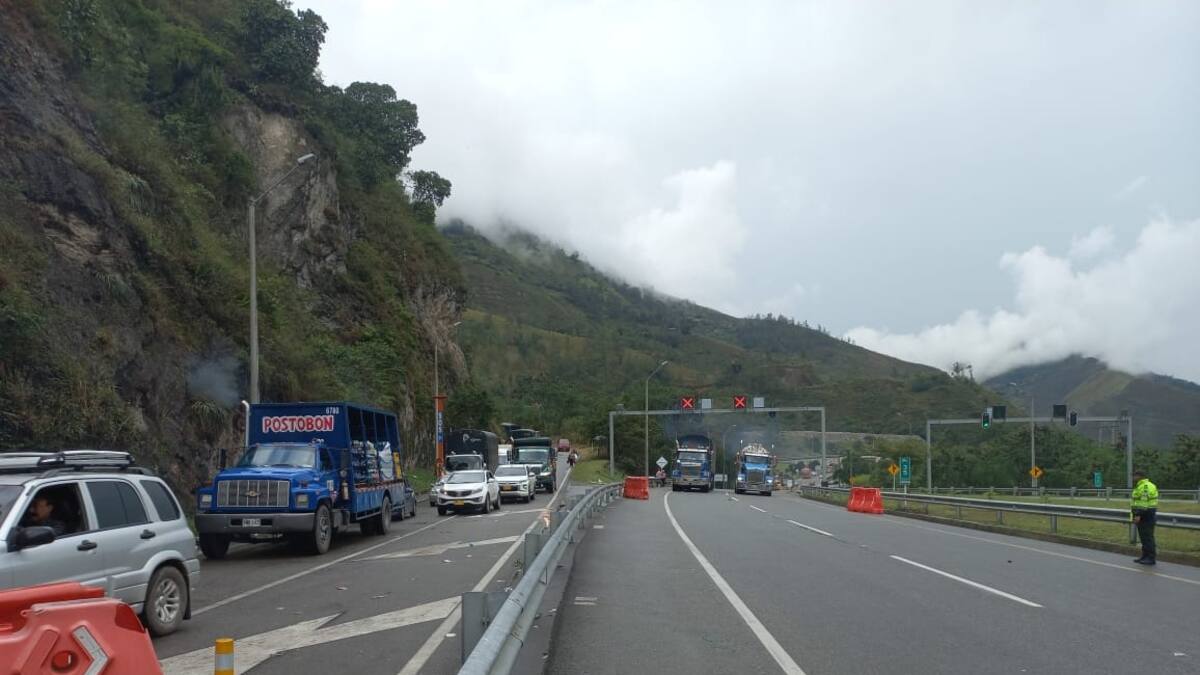Cierre total en la vía al Llano por manifestaciones de los habitantes de Chipaque