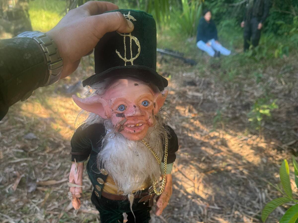 Disidente capturado le pedía a un muñeco diabólico “protección”