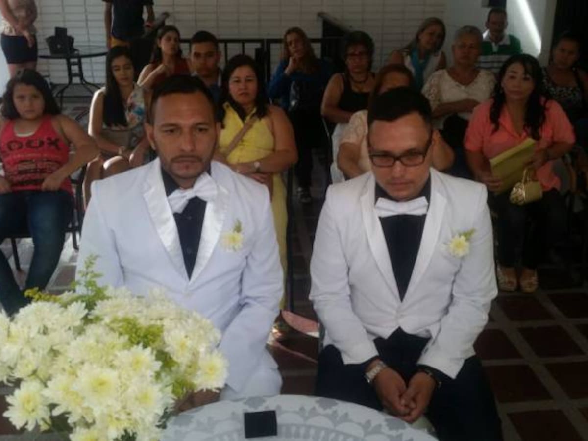 Un estilista y un administrador de empresas, la primera pareja gay en Colombia que se casó en Cali