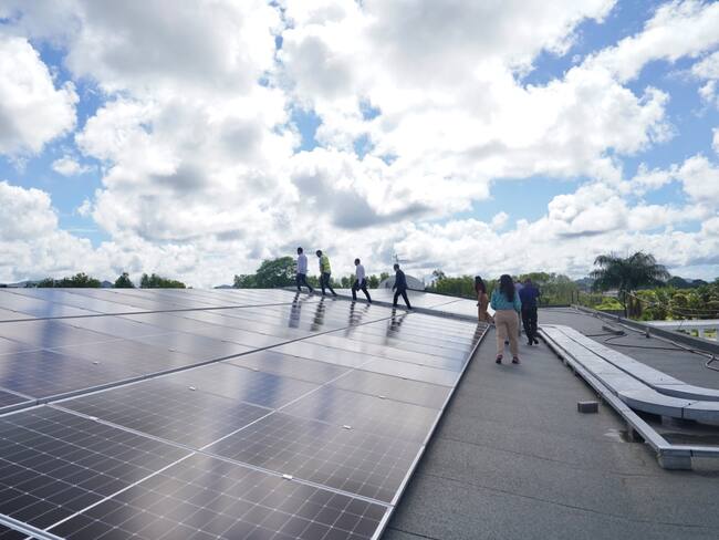 NUEVA DELHI, 20/05/2025.- El almacenamiento energético y el desarrollo de infraestructuras de transmisión adecuada de energías renovables son el ecosistema necesario para que no se produzcan apagones causados por la energía solar, según el director general de la Alianza Solar Internacional (ISA), que descarta que las recientes disrupciones eléctricas en España y Portugal se produjesen por fallos en este tipo de sistema de generación. EFE/ Alianza Solar Internacional // SOLO USO EDITORIAL/SOLO DISPONIBLE PARA ILUSTRAR LA NOTICIA QUE ACOMPAÑA (CRÉDITO OBLIGATORIO)